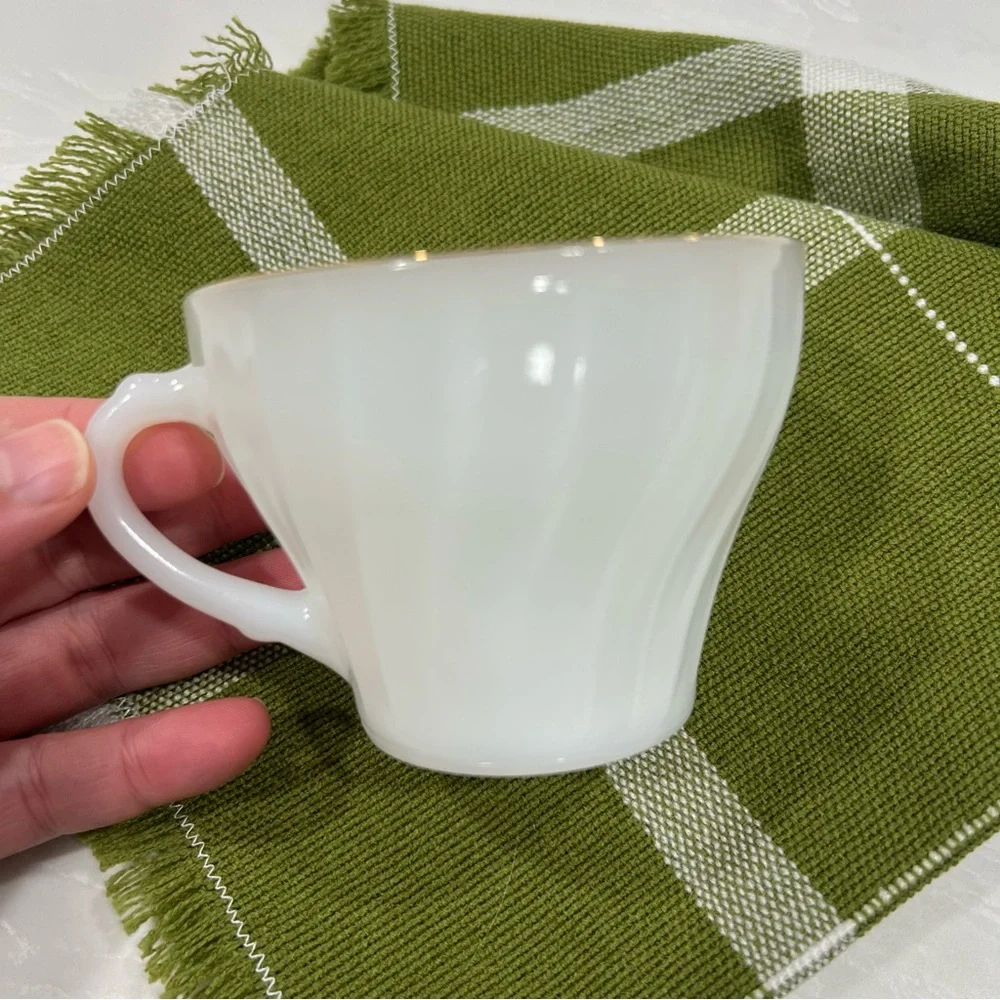 Vintage Anchor Hocking King Milk White Glass Swirl Gold Rim Cup Set Cottagecore